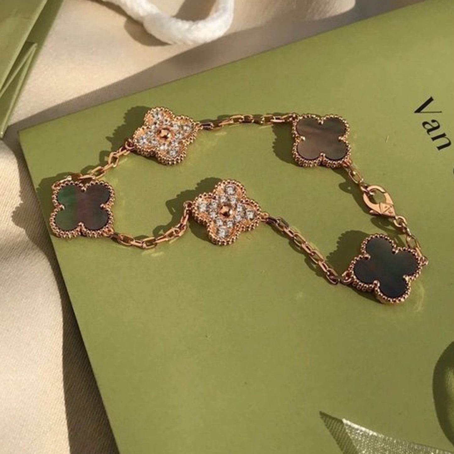 [✨ROSE💎] CLOVER 5 MOTIF GRAY MOP BRACELET COLLECTION