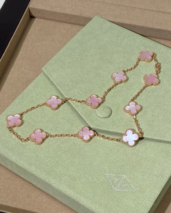 [✨ROSE💎 Jewellery] Pink Necklace with Ten Clover Designs