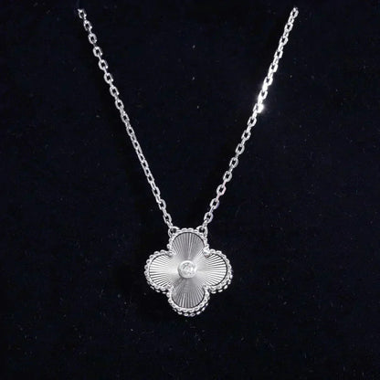 [✨ROSE💎]CLOVER  15MM DIAMOND LASER NECKLACE SILVER