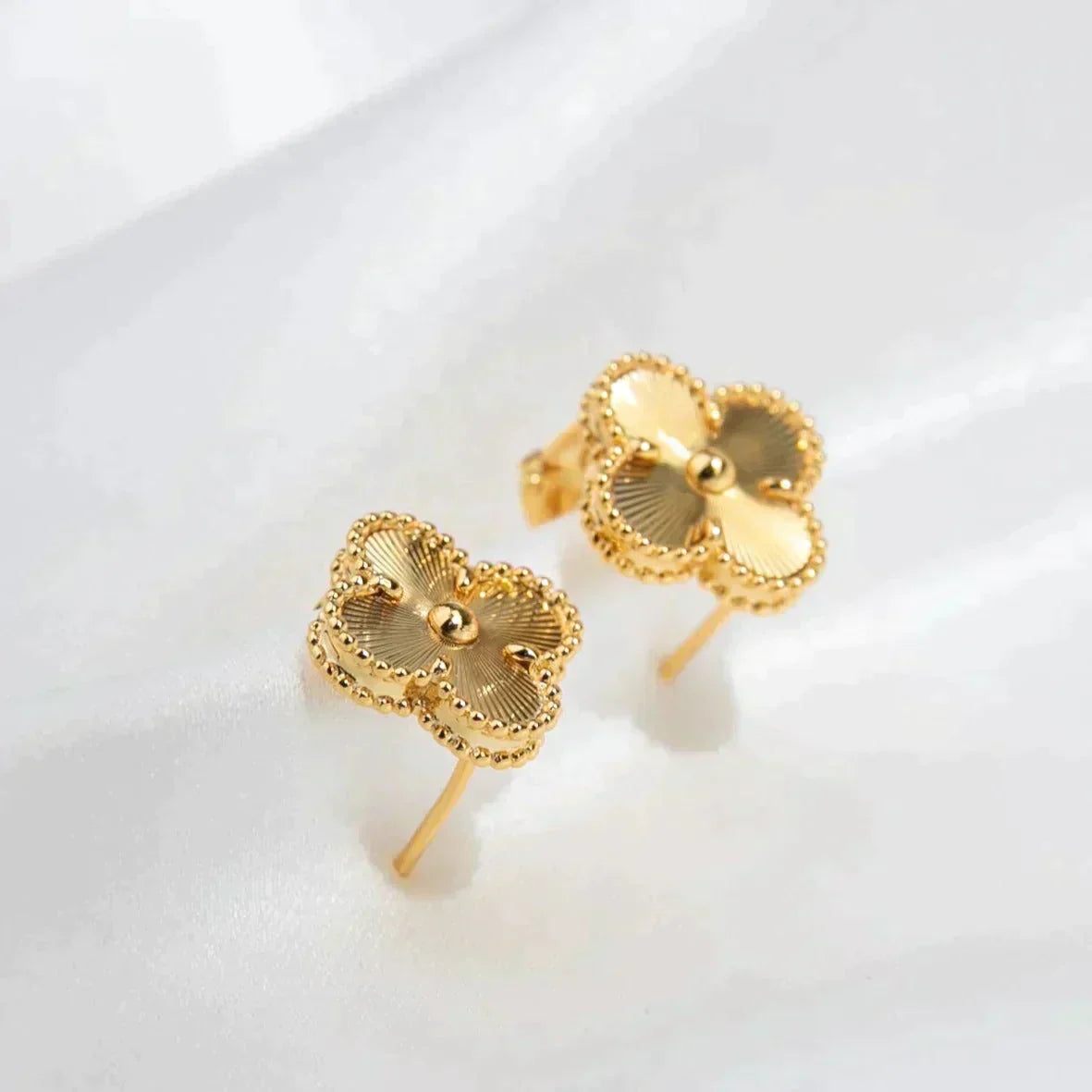 [✨ROSE💎]CLOVER MEDIUM 1 MOTIFS LASER EARRINGS