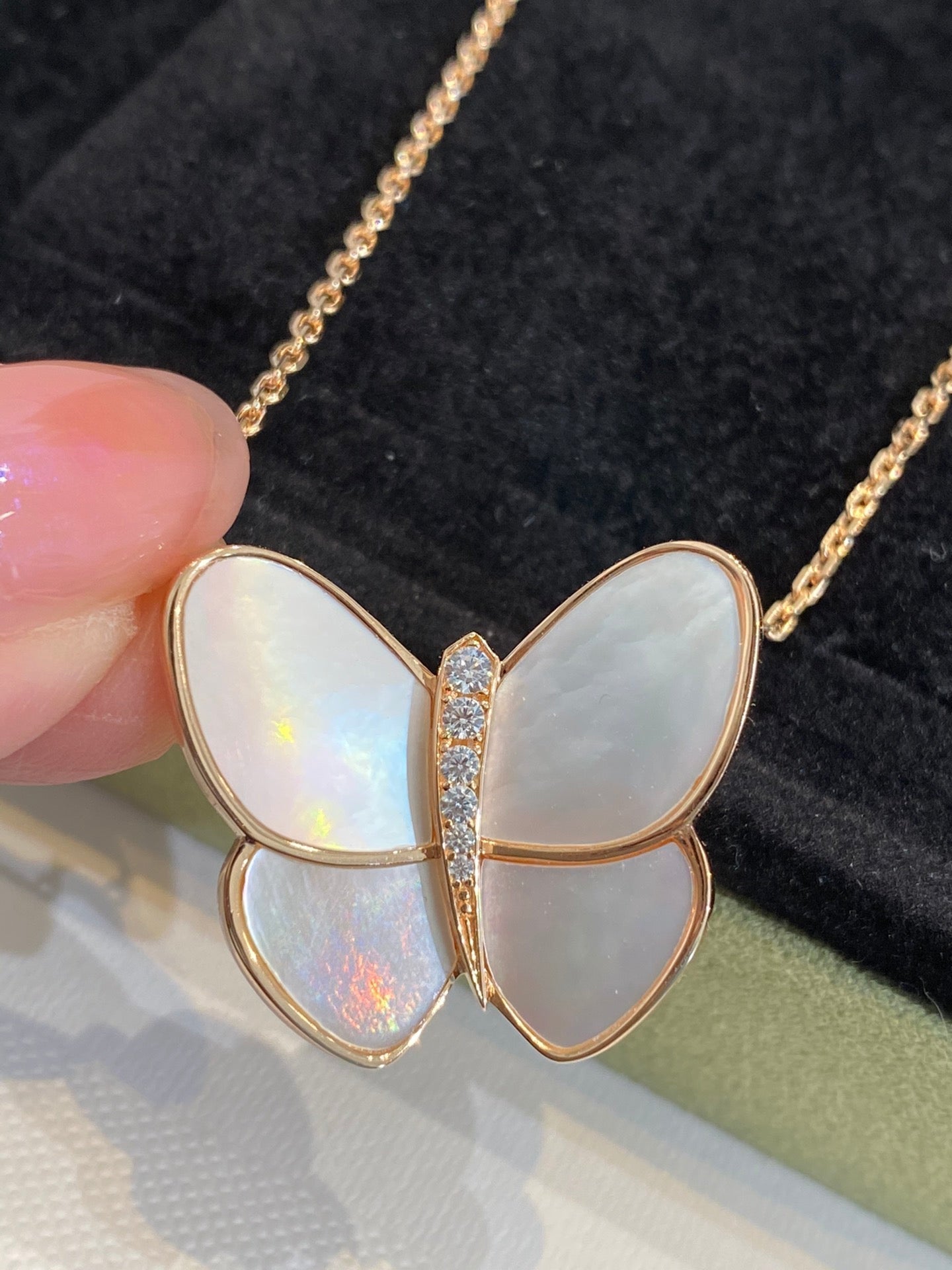 [✨ROSE💎]BUTTERFLY GOLD MOP DIAMOND NECKLACE