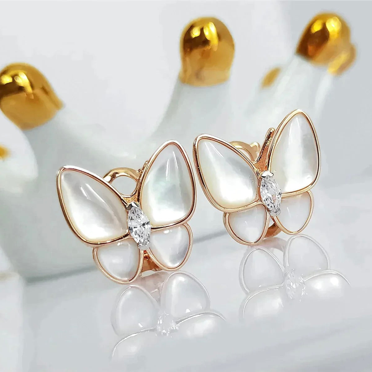 [✨ROSE💎]BUTTERFLY MOP DIAMOND EARRINGS