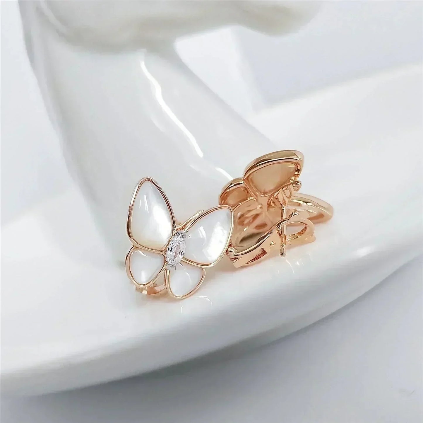 [✨ROSE💎]BUTTERFLY MOP DIAMOND EARRINGS