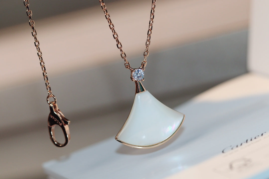 [✨ROSE💎]DREAM NECKLACE WHITE MOP PINK GOLD 1 DIAMOND