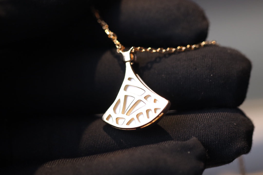 [✨ROSE💎]DREAM NECKLACE WHITE MOP PINK GOLD 1 DIAMOND