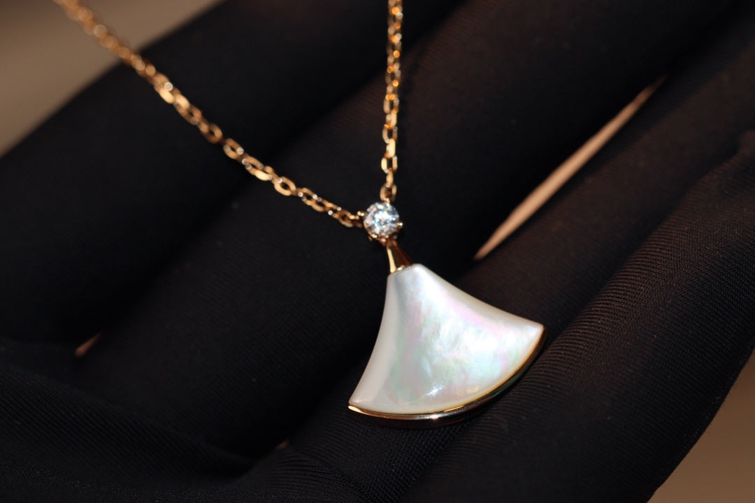 [✨ROSE💎]DREAM NECKLACE WHITE MOP PINK GOLD 1 DIAMOND
