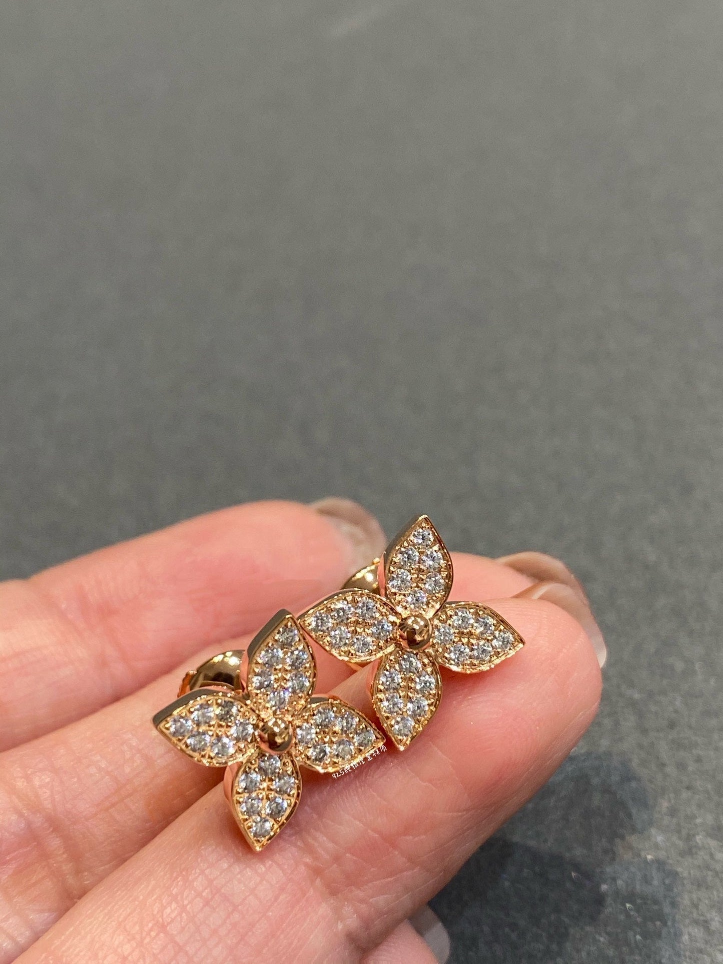 [✨ROSE💎]STAR DIAMOND EARRINGS
