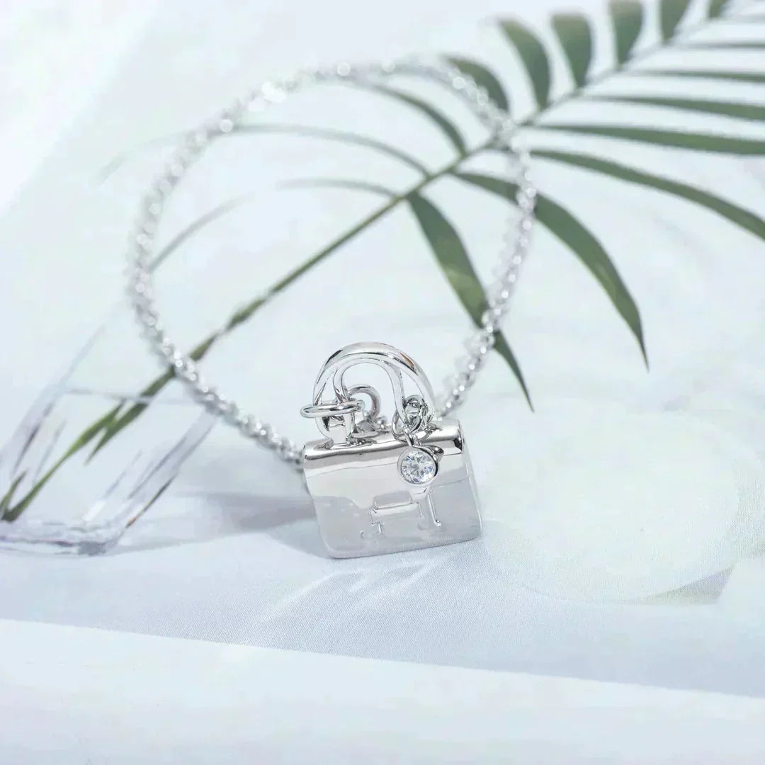 [✨ROSE💎]AMULETTE PEDANT SILVER NECKLACE