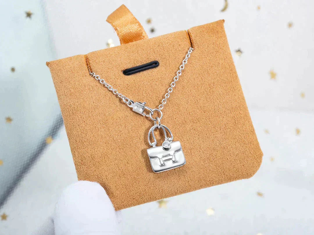 [✨ROSE💎]AMULETTE PEDANT SILVER NECKLACE