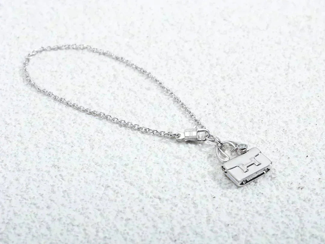 [✨ROSE💎]AMULETTE PEDANT SILVER NECKLACE