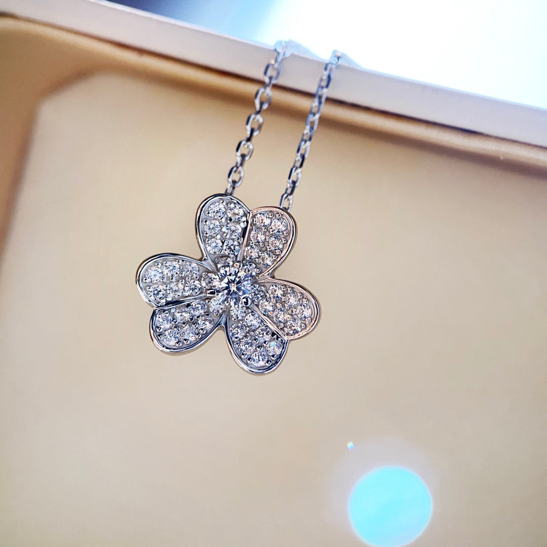 [✨ROSE💎]CLOVER DIAMOND NECKLACE SILVER