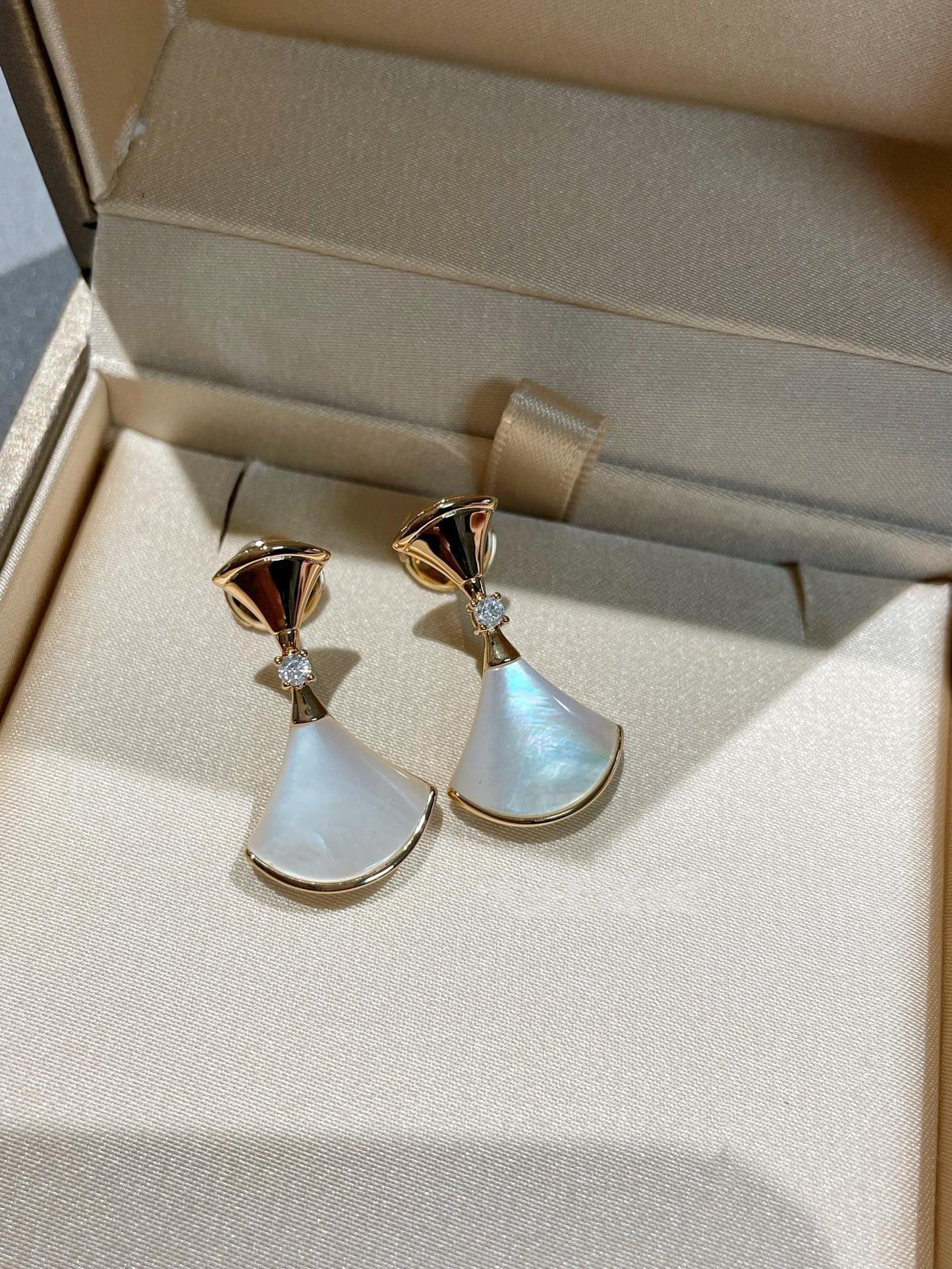 [✨ROSE💎]DREAM MOP 1 DIAMOND EARRINGS
