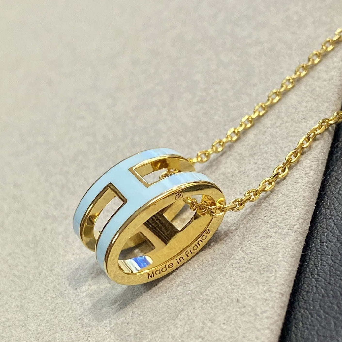 [✨ROSE💎]POP H LIGHT BLUE NECKLACE