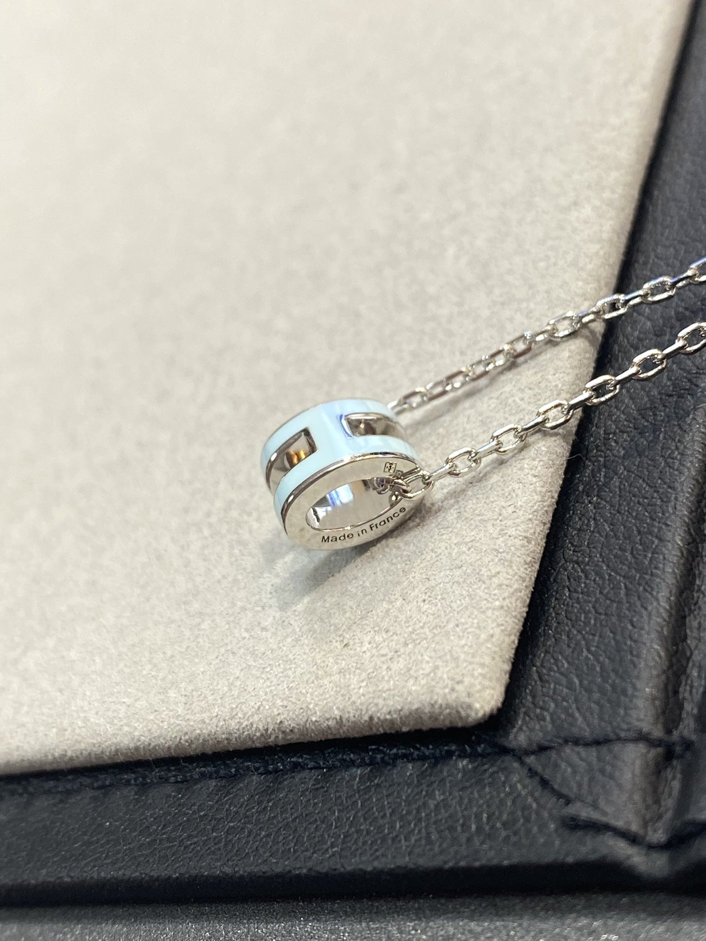 [✨ROSE💎]POP H LIGHT BLUE NECKLACE