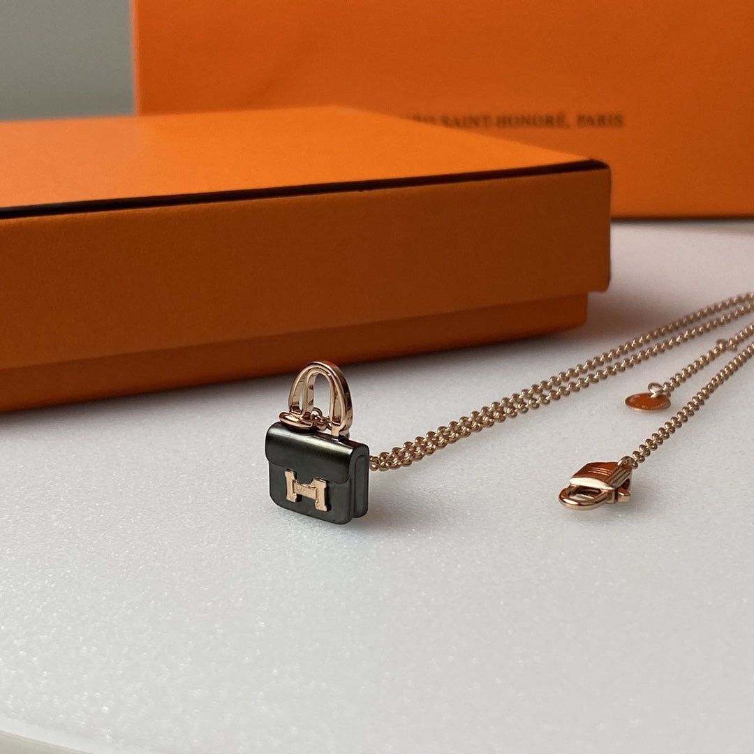 [✨ROSE💎]CONSTANCE BLACK PEDANT PINK GOLD NECKLACE