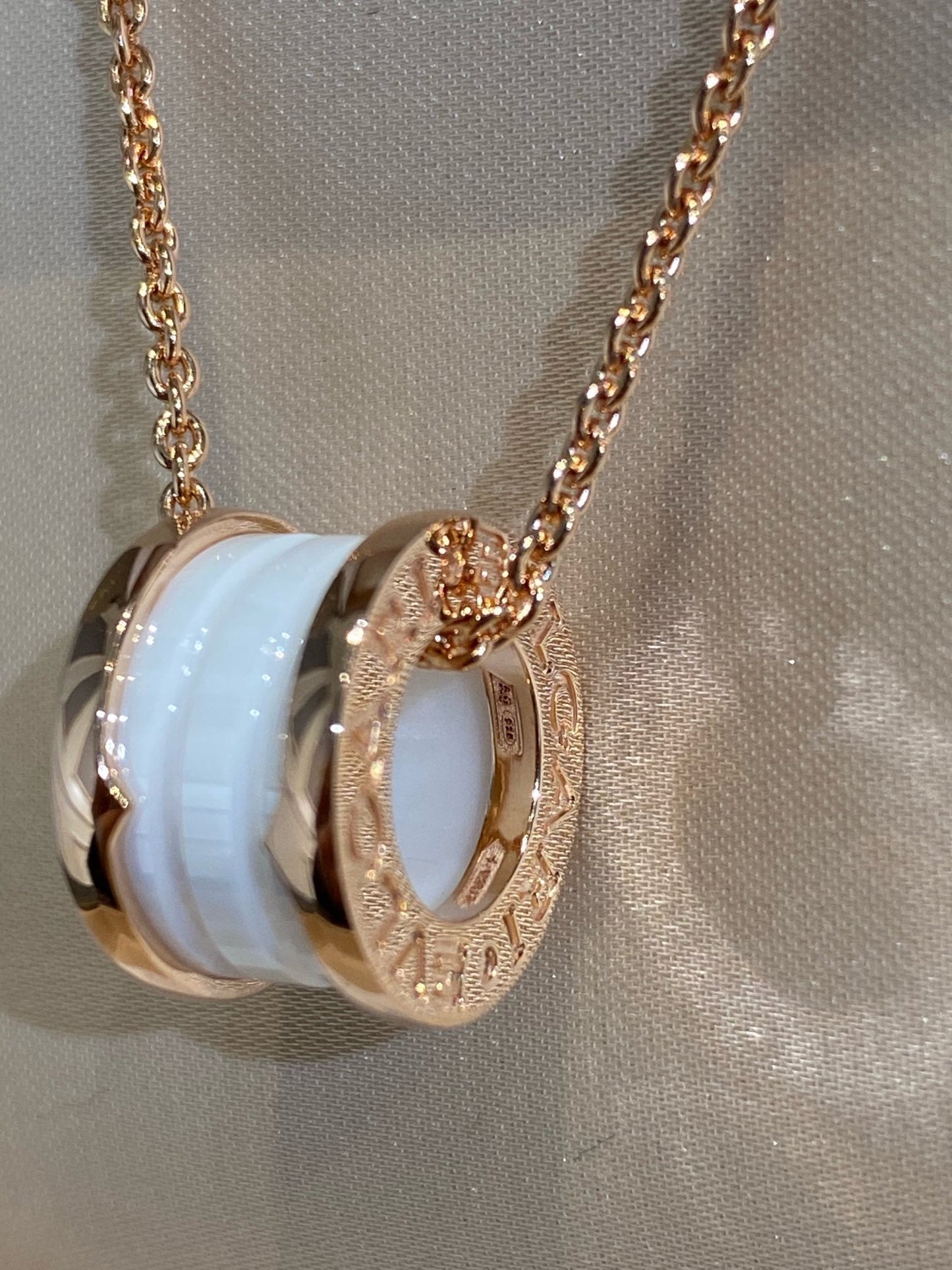 [✨ROSE💎]ZERO 1 WHITE CERAMIC PINK GOLD NECKLACE