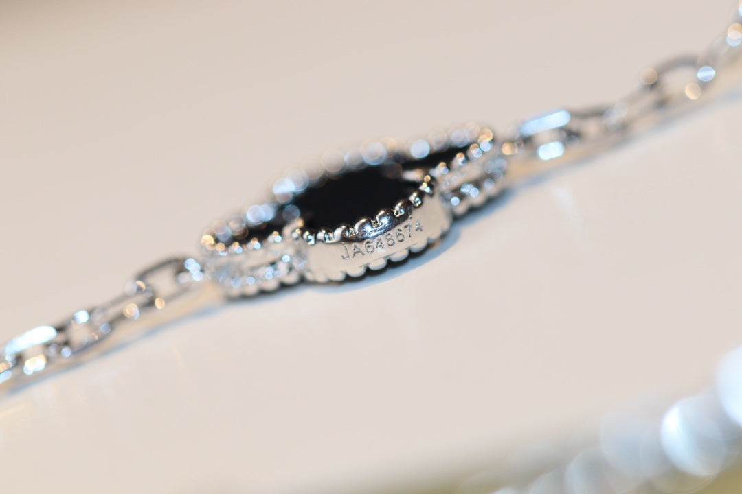 [✨ROSE💎]CLOVER 20 MOTIFS ONYX DIAMOND SILVER