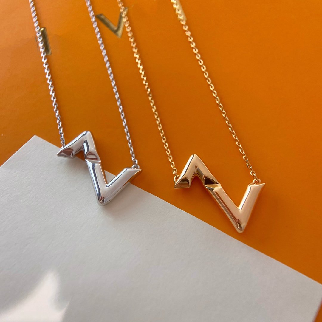 [✨ROSE💎]VOLTE UPSIDE DOWN NECKLACE