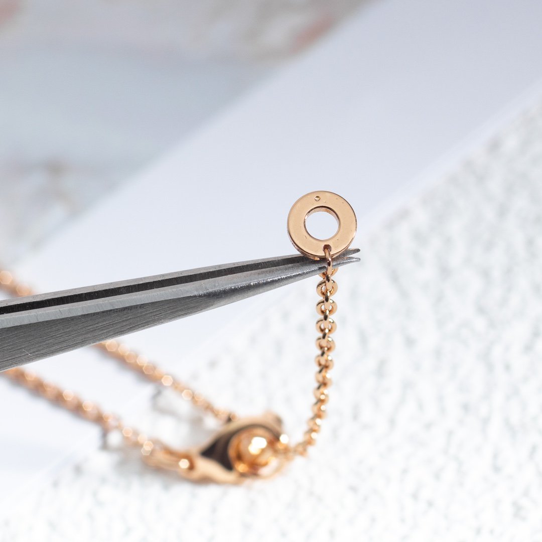 [✨ROSE💎]ZERO 1 WHITE CERAMIC PINK GOLD DIAMOND NECKLACE