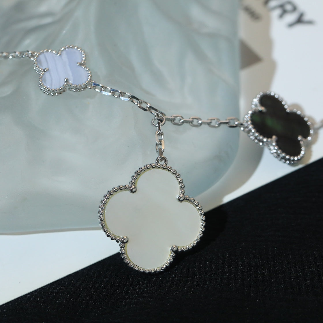 [✨ROSE💎]CLOVER BRACELET 5 MOTIFS MOP CHALCEDONY SILVER