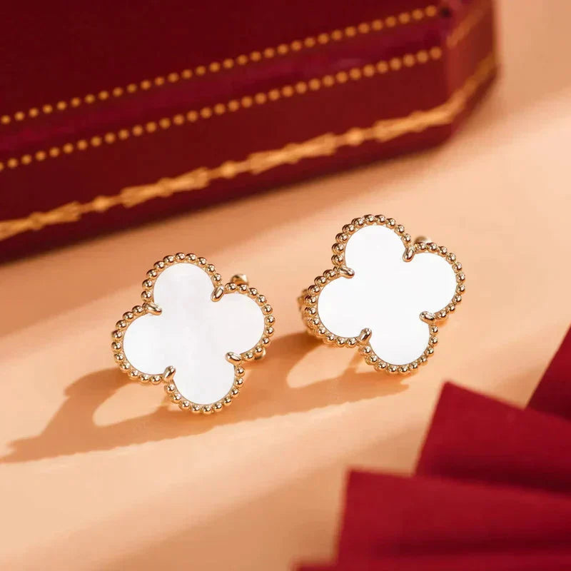 [✨ROSE💎]CLOVER MEDIUM 1 MOTIFS  WHITE MOP STUD EARRINGS