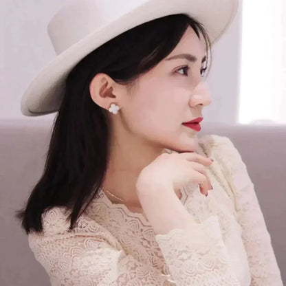[✨ROSE💎]CLOVER MEDIUM 1 MOTIFS  WHITE MOP STUD EARRINGS
