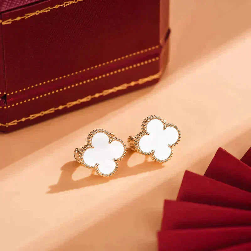 [✨ROSE💎]CLOVER MEDIUM 1 MOTIFS  WHITE MOP STUD EARRINGS