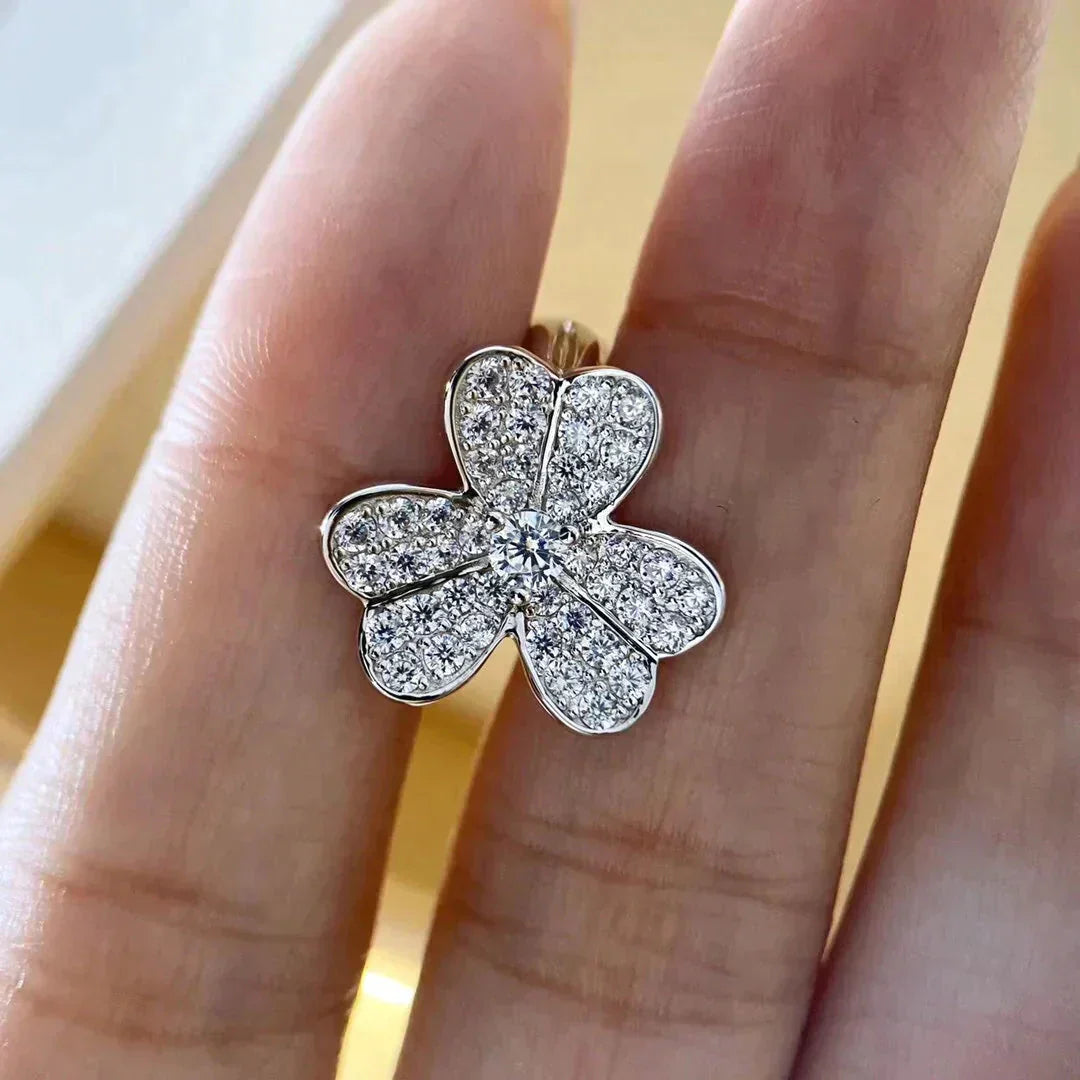 [✨ROSE💎]CLOVER COMOS DIAMOND EARRINGS SILVER