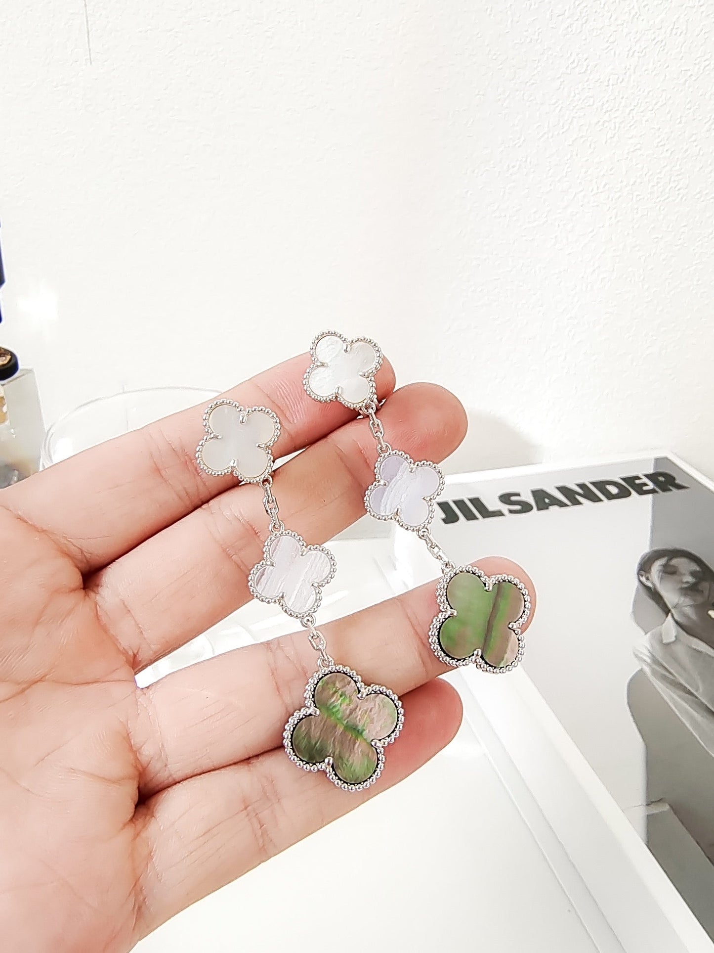 [✨ROSE💎]CLOVER 3 MOTIFS CHALCEDONY DARK MOP SILVER EARRINGS