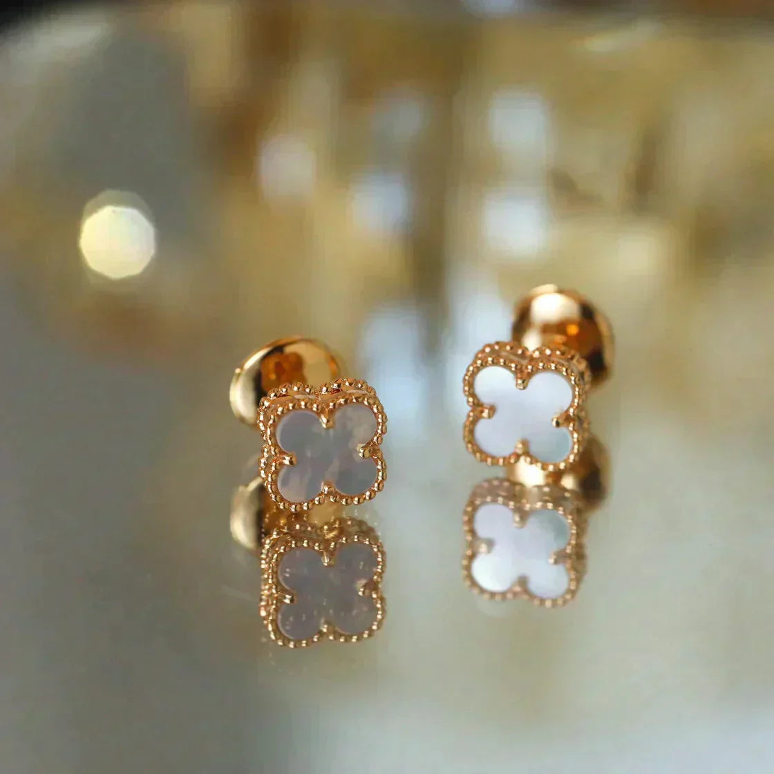 [✨ROSE💎]CLOVER MINI 9.5MM WHITE MOP EARRINGS