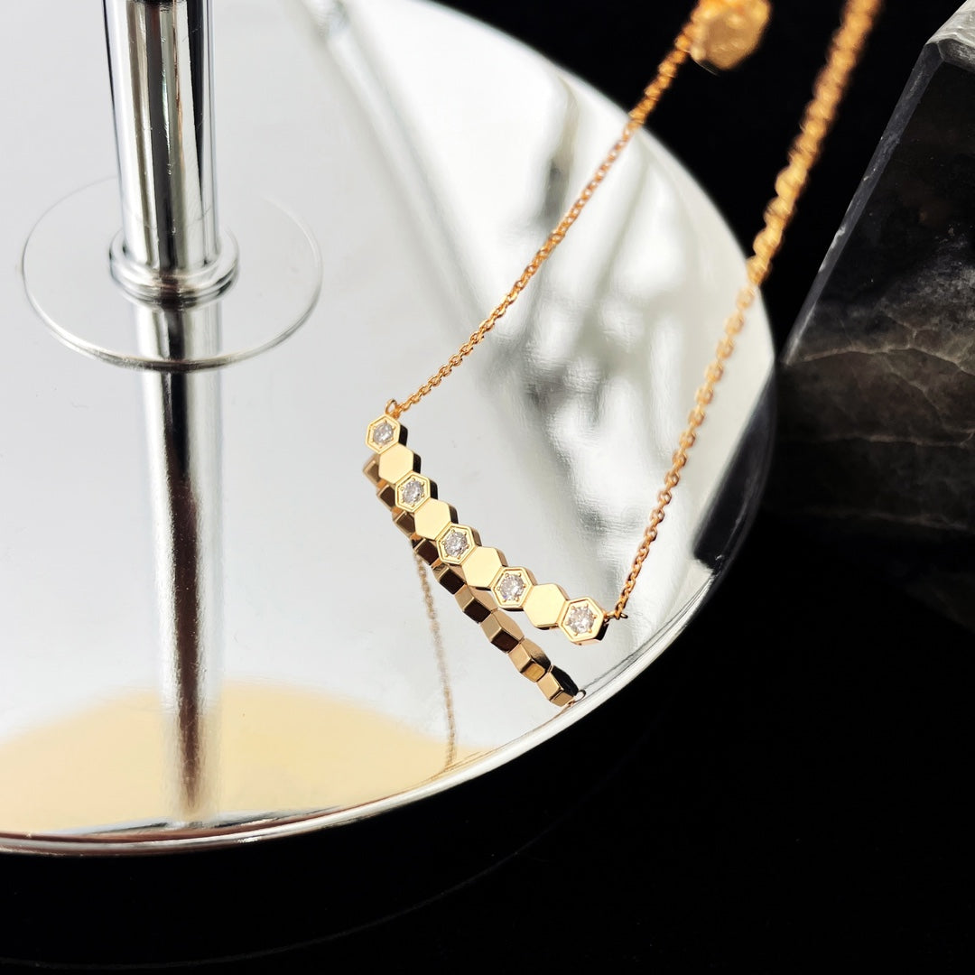 [✨ROSE💎]BEE MY LOVE DIAMOND NECKLACE