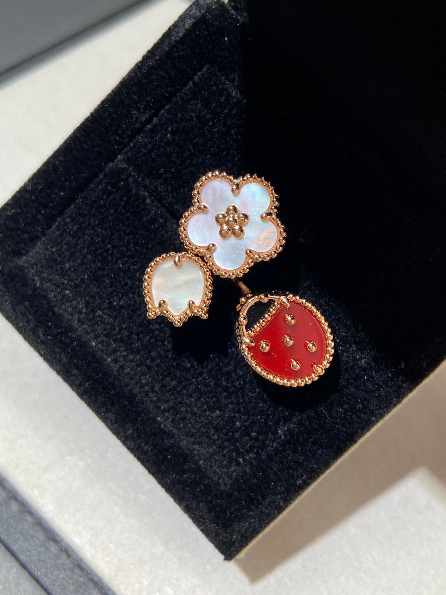 [✨ROSE💎]LUCKY 3 MOTIF ROSE GOLD RING
