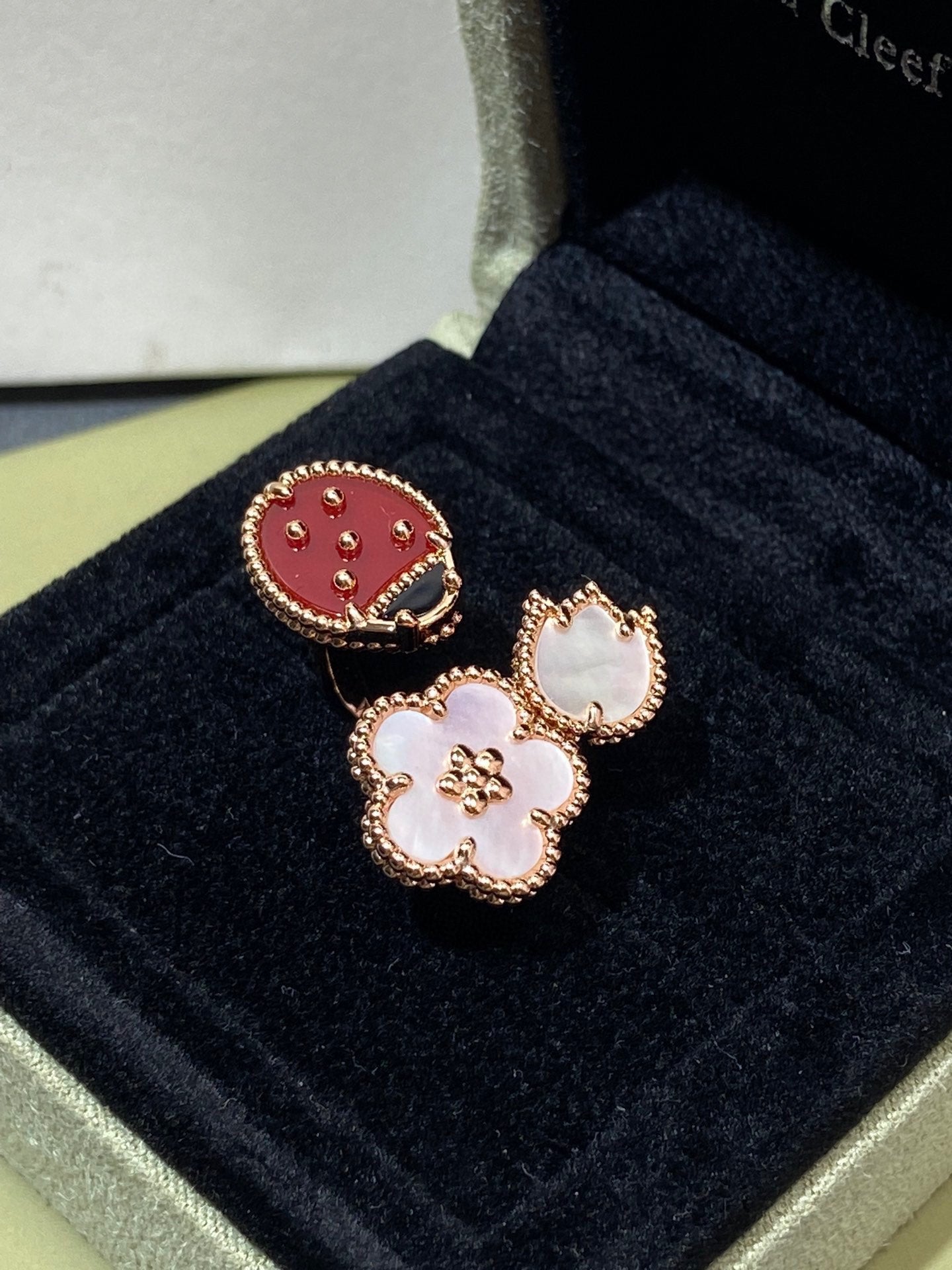 [✨ROSE💎]LUCKY 3 MOTIF ROSE GOLD RING