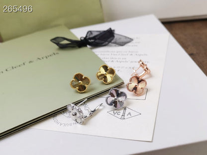 [✨ROSE💎]CLOVER MEDIUM STUD EARRINGS