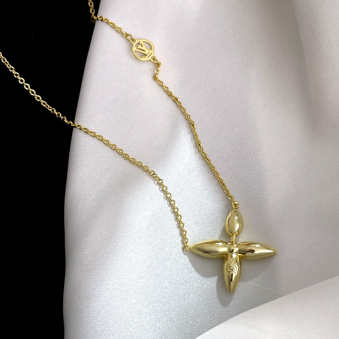 [✨ROSE💎]LOUISETTE GOLD NECKLACE