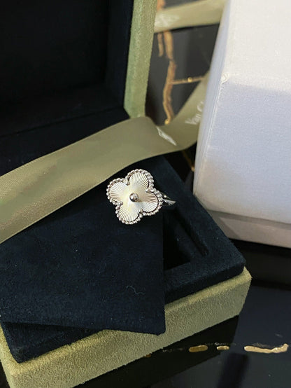 [✨ROSE💎]CLOVER SILVER RING