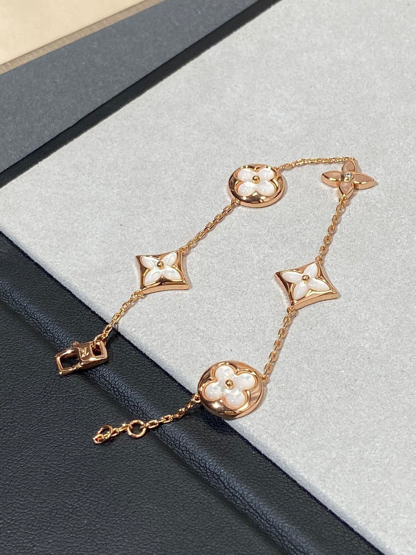 [✨ROSE💎]STAR AND SUN 5 MOTIF MOP PINK GOLD BRACELET