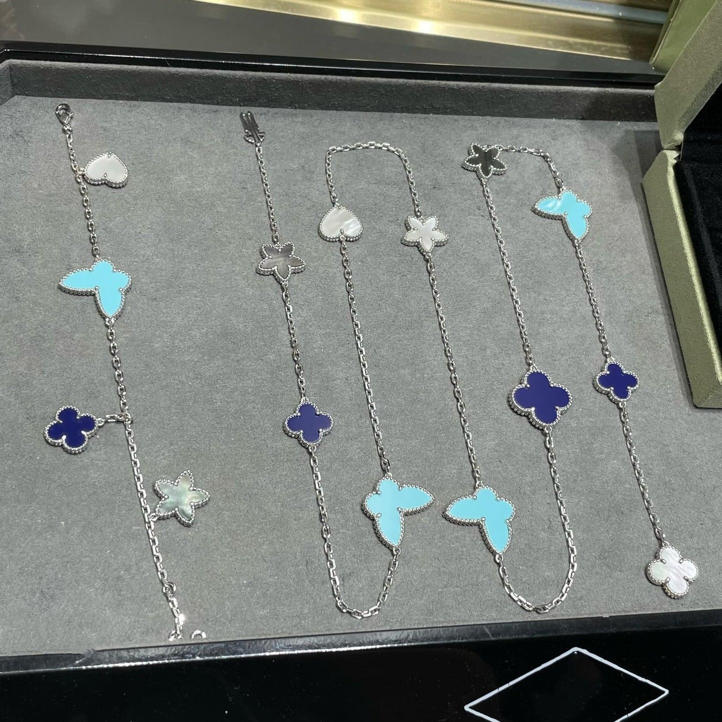 [✨ROSE💎]LUCKY CLOVER SILVER 11 MOTIF NECKLACE