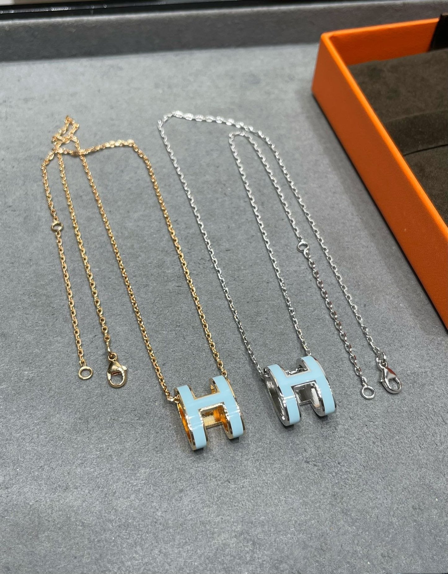 [✨ROSE💎]POP H SKY BLUE NECKLACE