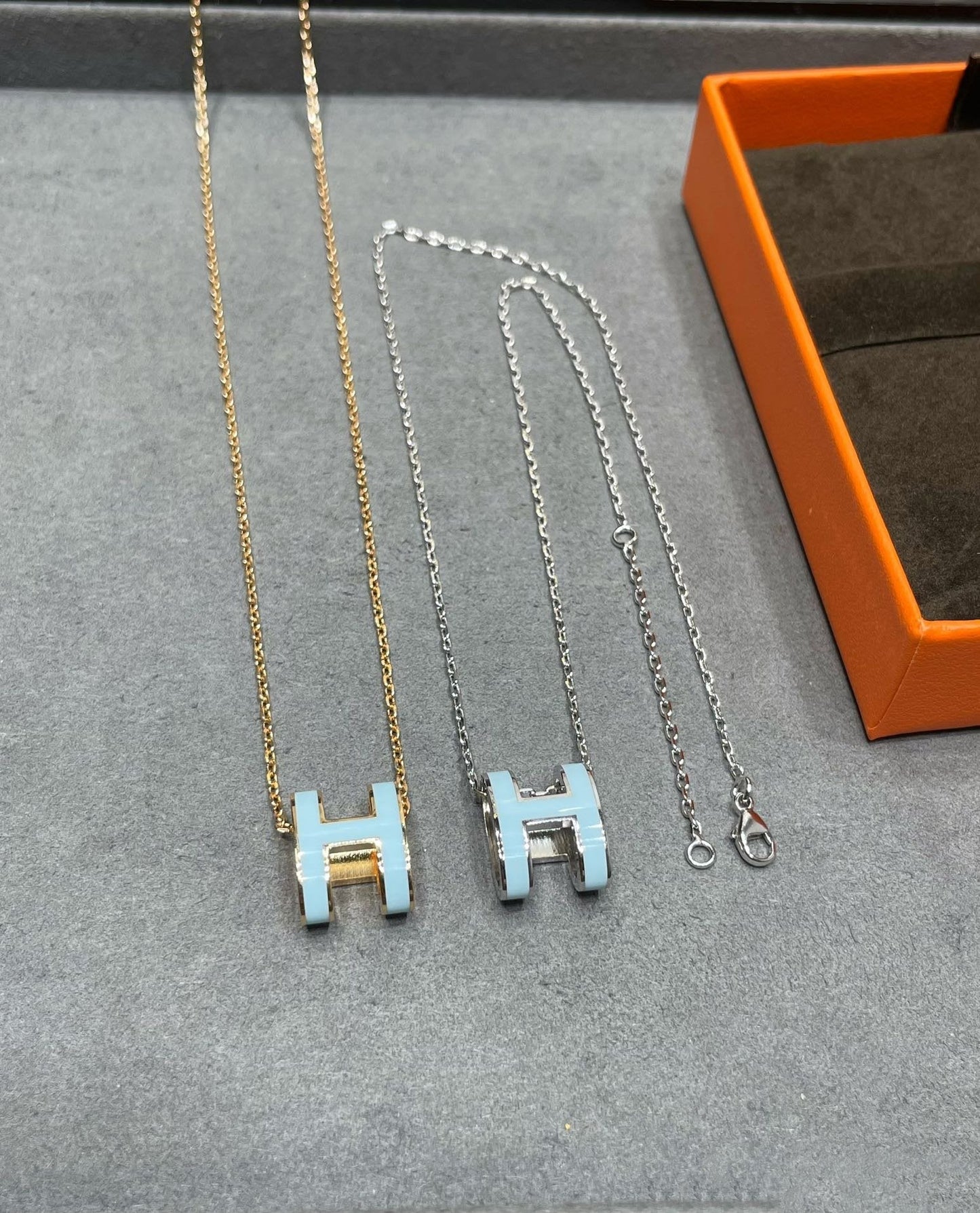 [✨ROSE💎]POP H SKY BLUE NECKLACE