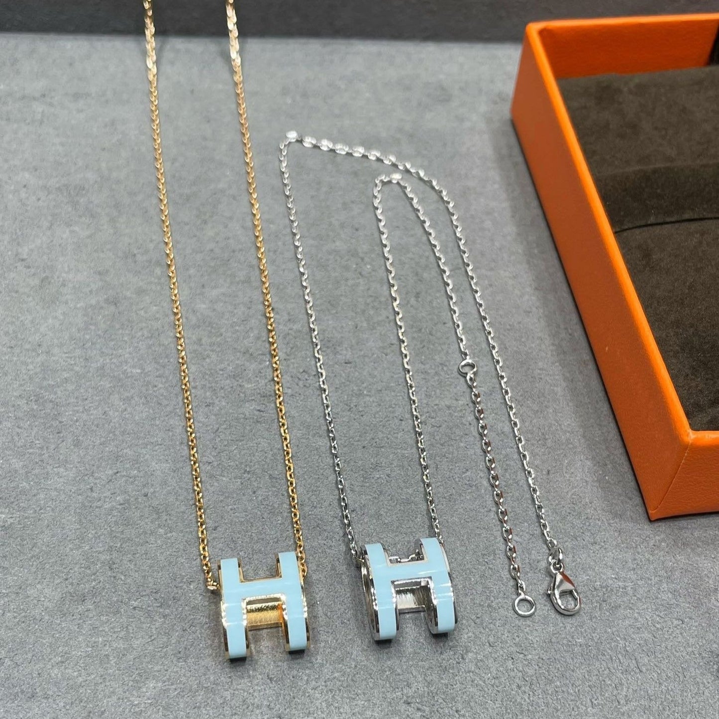 [✨ROSE💎]POP H SKY BLUE NECKLACE