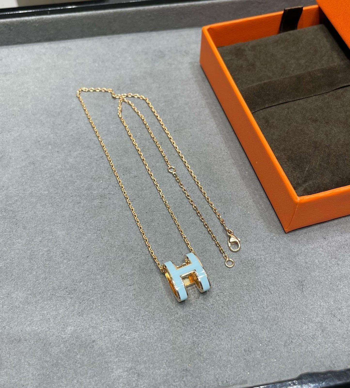 [✨ROSE💎]POP H SKY BLUE NECKLACE