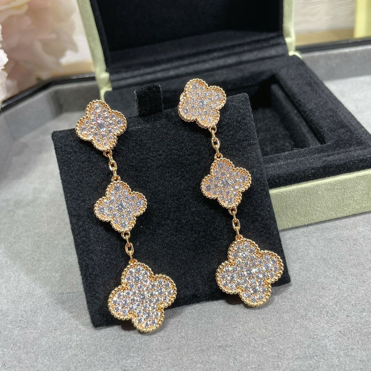 [✨ROSE💎]CLOVER 3 MOTIFS DIAMOND PAVED ROSE GOLD EARRINGS