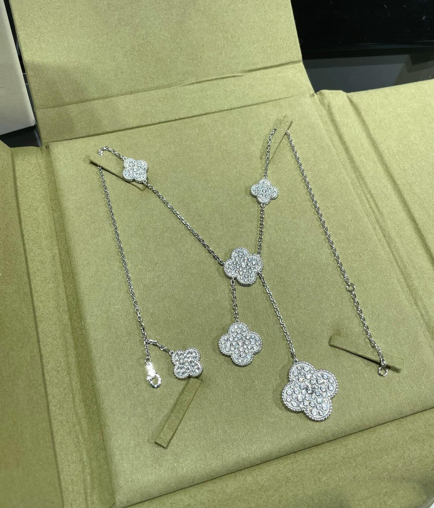 [✨ROSE💎]CLOVER 6 MOTIF DIAMOND PAVED NECKLACE