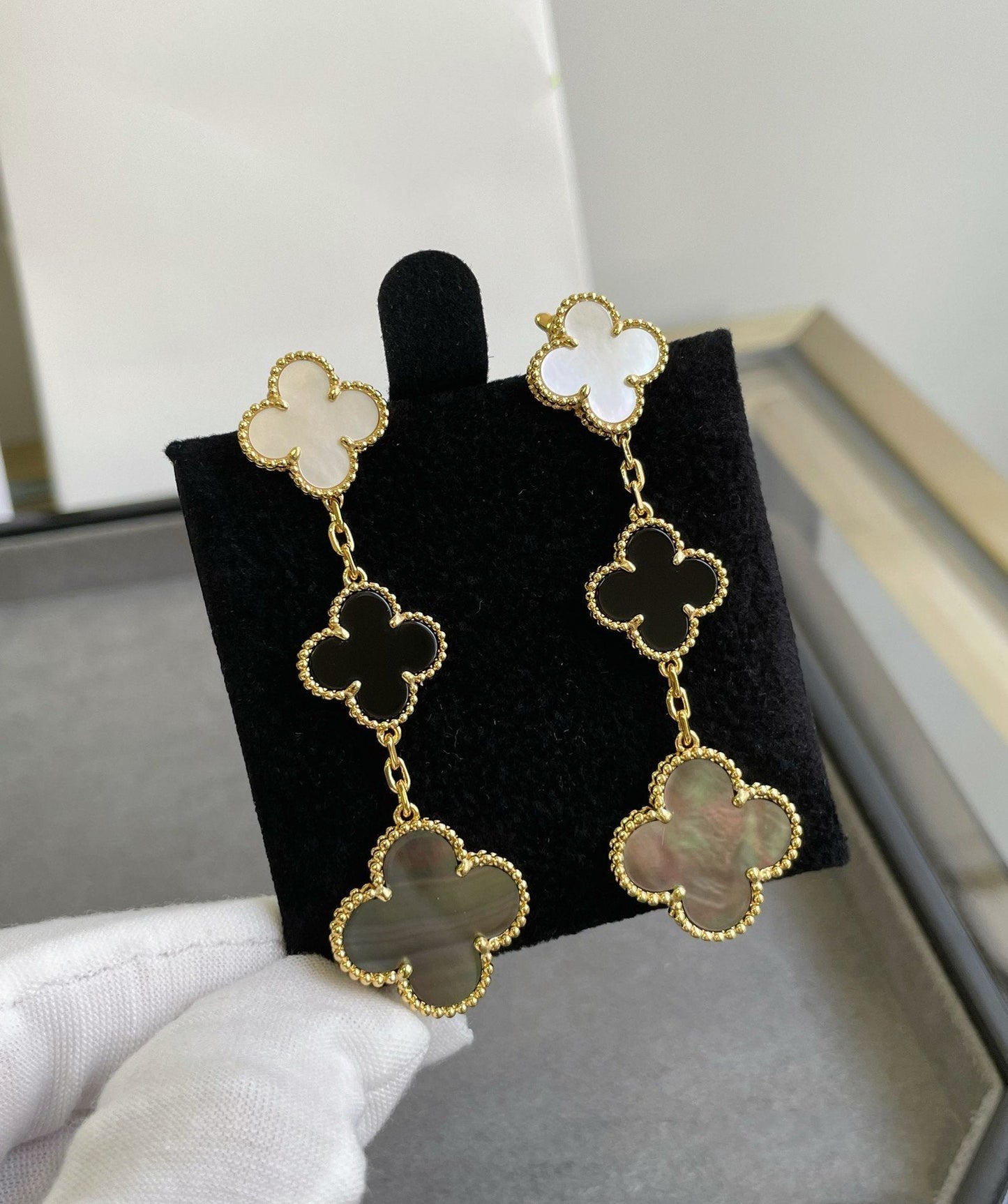 [✨ROSE💎]CLOVER 3 MOTIF MOP ONYX DARK MOP PINK GOLD EARRINGS