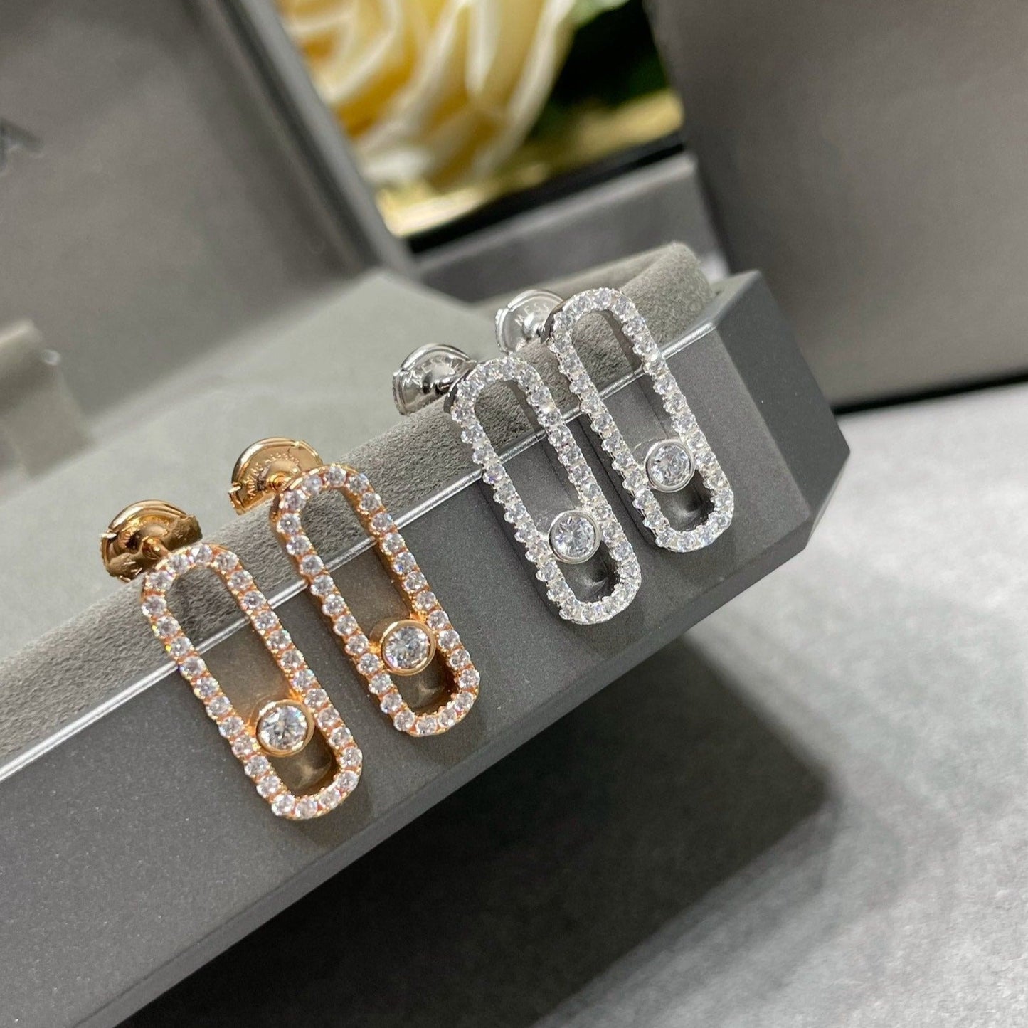 [✨ROSE💎]MOVE UNO STUD DIAMOND PAVED EARRINGS