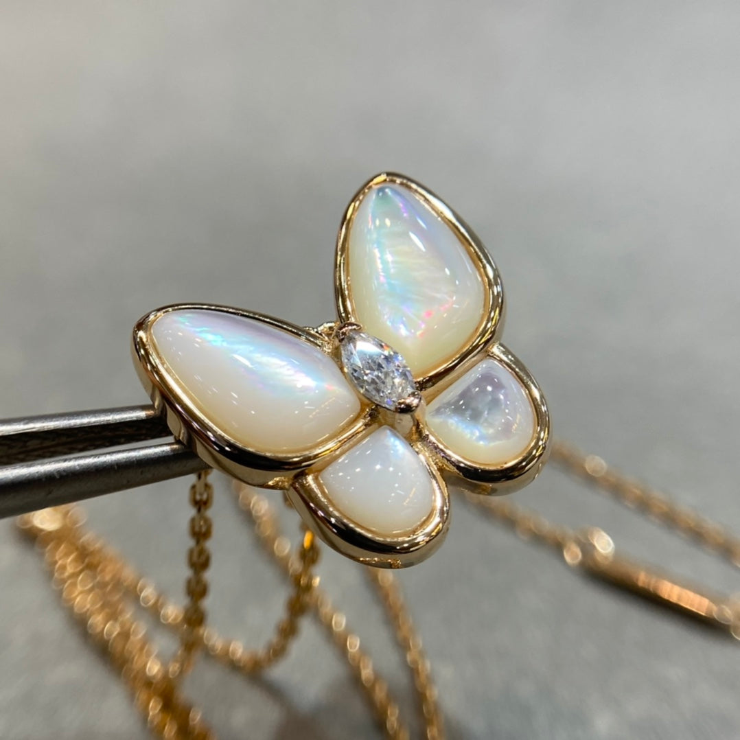 [✨ROSE💎]BUTTERFLY MOP DIAMOND NECKLACE