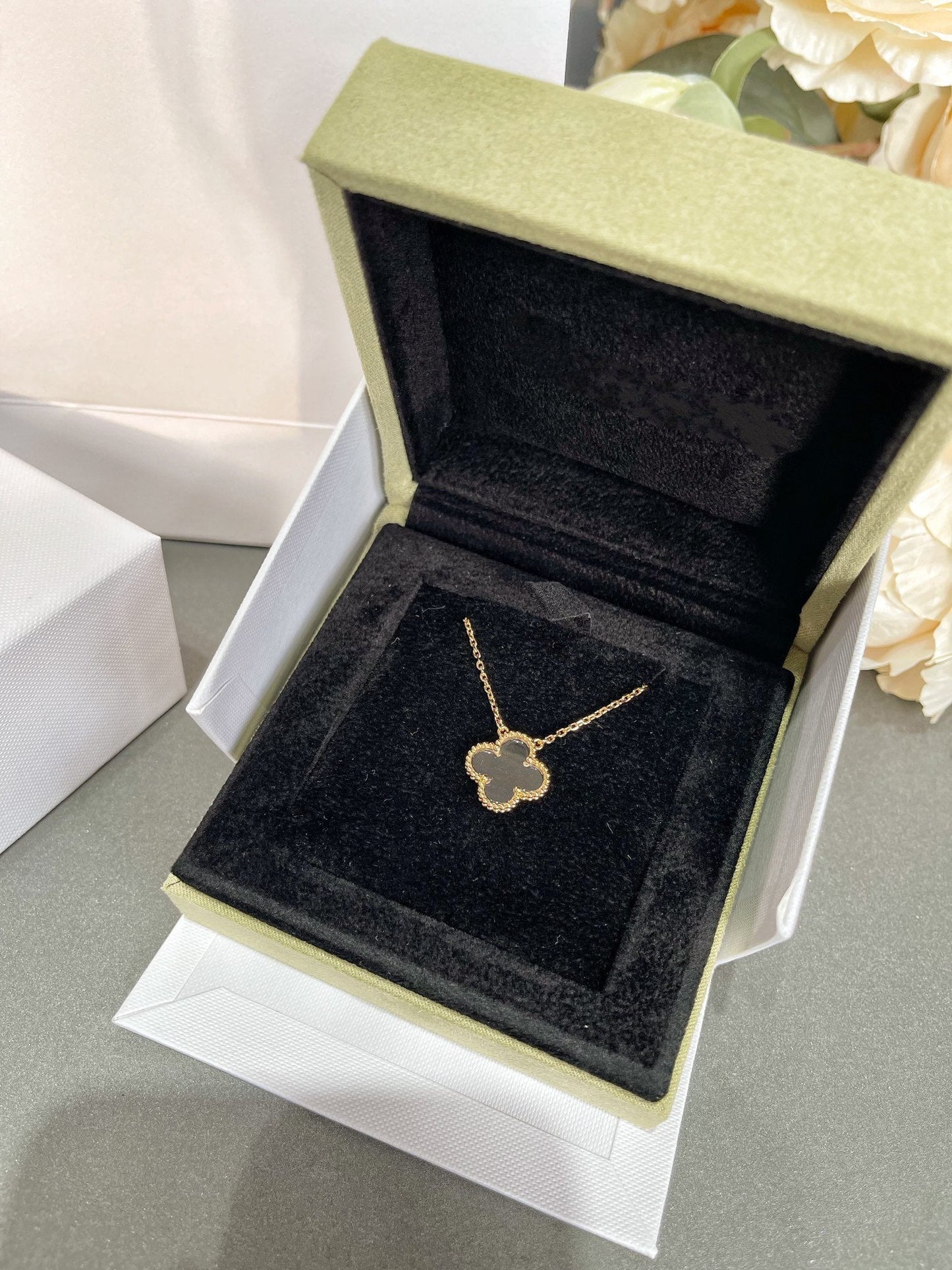 [✨ROSE💎]CLOVER ROCK CRYSTAL ROSE GOLD NECKLACE