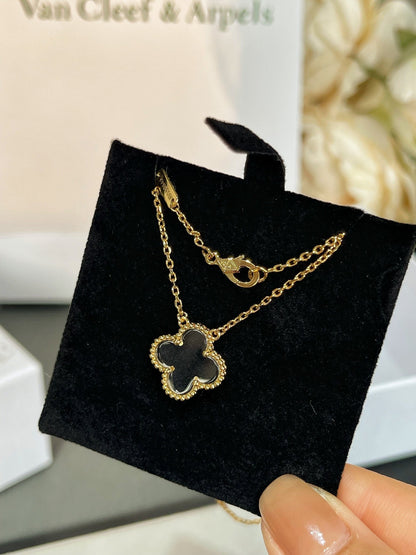 [✨ROSE💎]CLOVER ROCK CRYSTAL ROSE GOLD NECKLACE