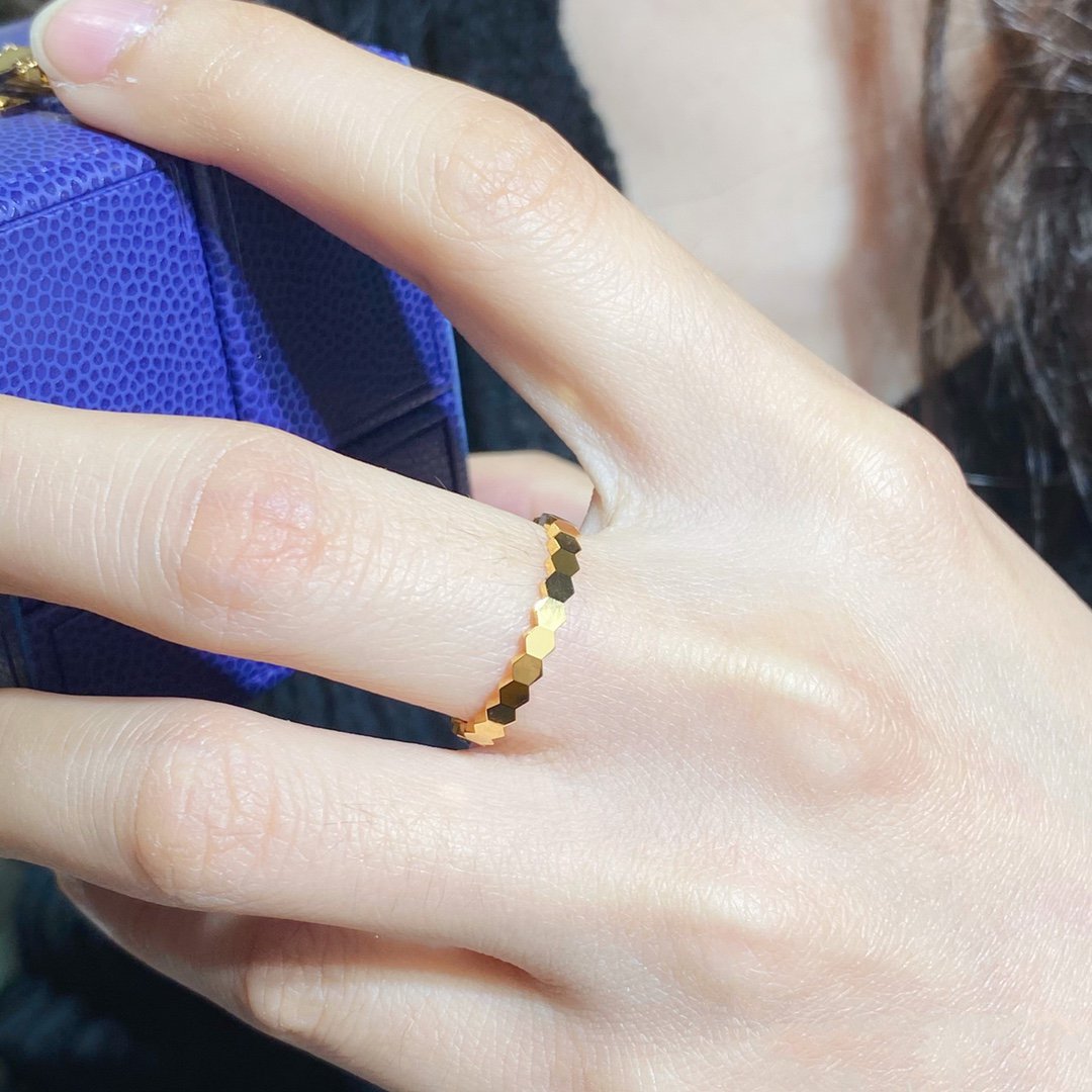 [✨ROSE💎]BEE LOVE SMALL RING
